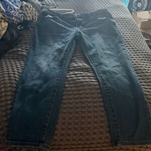 Judy Blue women’s  Dark Wash cropped Jeans